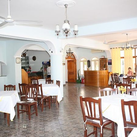 Vlorë Hotel Alpine מראה חיצוני תמונה