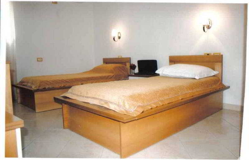 Vlorë Hotel Alpine מראה חיצוני תמונה