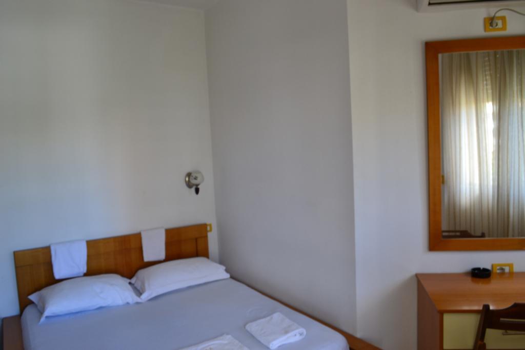 Vlorë Hotel Alpine חדר תמונה