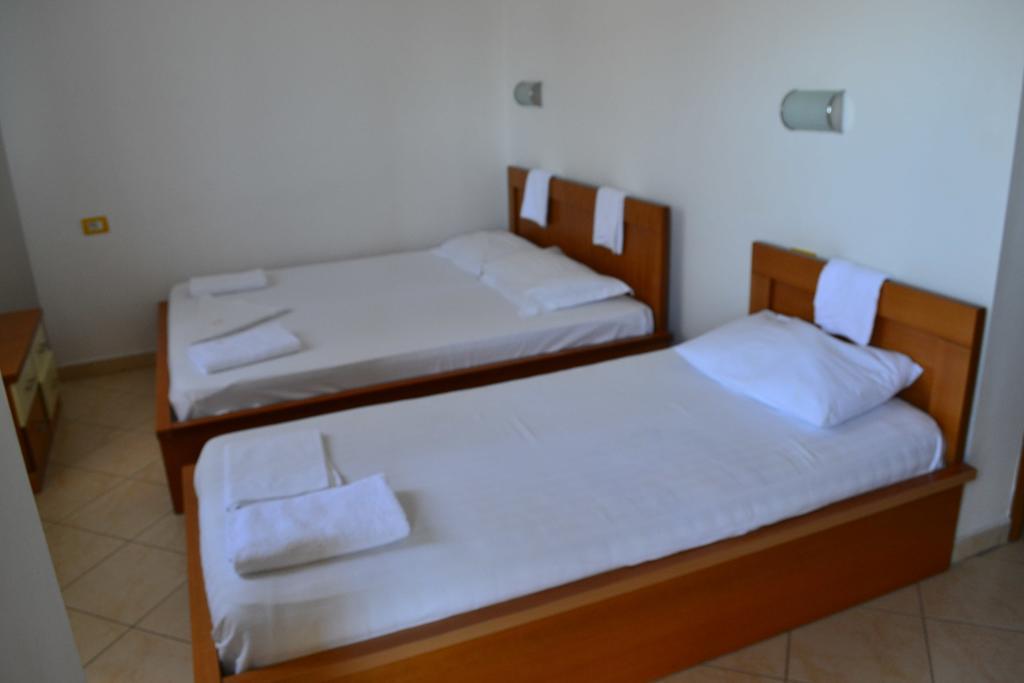 Vlorë Hotel Alpine מראה חיצוני תמונה