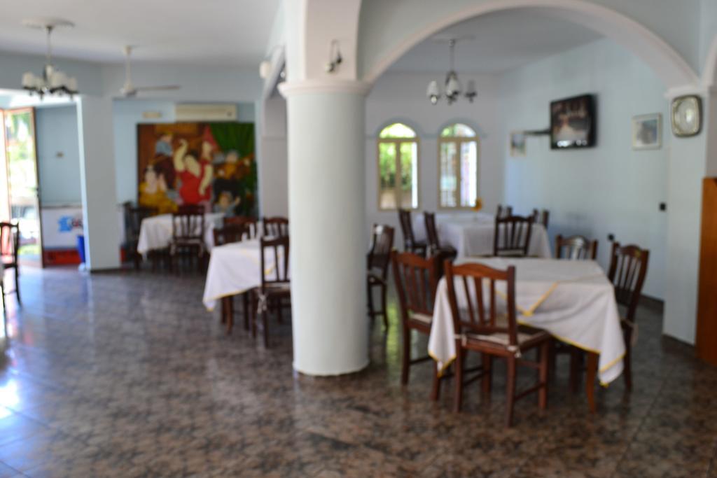 Vlorë Hotel Alpine מראה חיצוני תמונה